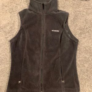 Black Columbia fleece vest!